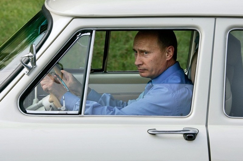 ForPost - Новости : «Неприятно говорить, но…»: Путин признался, кем приходилось работать в 90-е