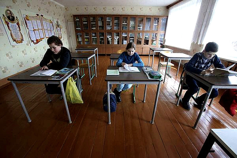 ForPost - Новости : Возвращение в Средневековье: в селах исчезает образование