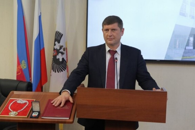 ForPost - Новости : Мэр, обещавший разговоры вместо дел, попался на дорогом ружье