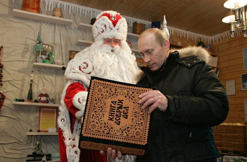 ForPost - Новости : Путин решил стать адвокатом Деда Мороза