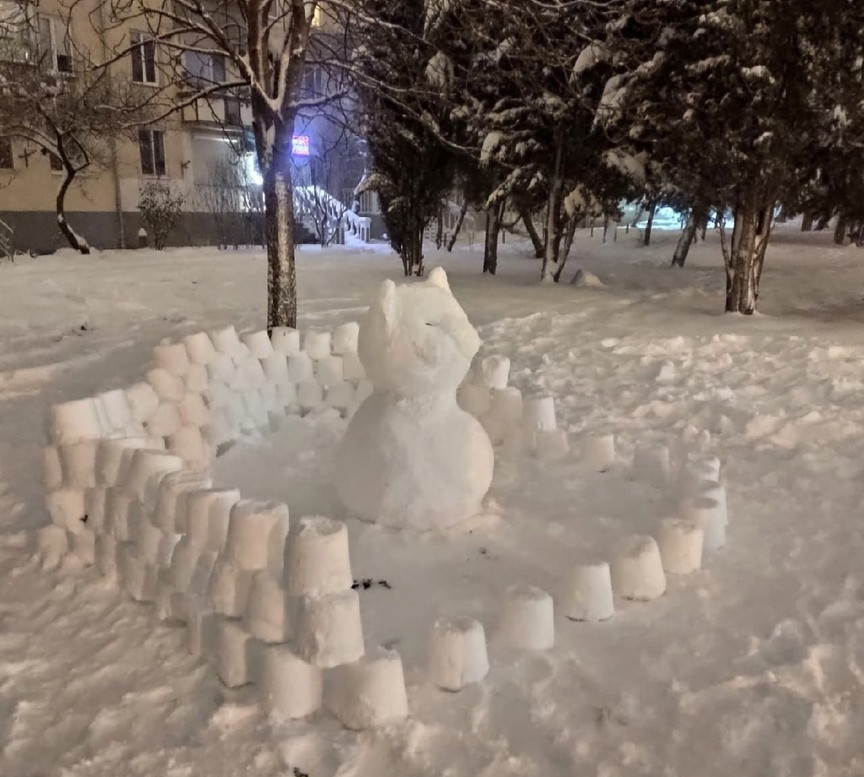 ForPost - Новости : СевСети #1392: Зловонный подвал, сияющий город и лучший снеговик Севастополя