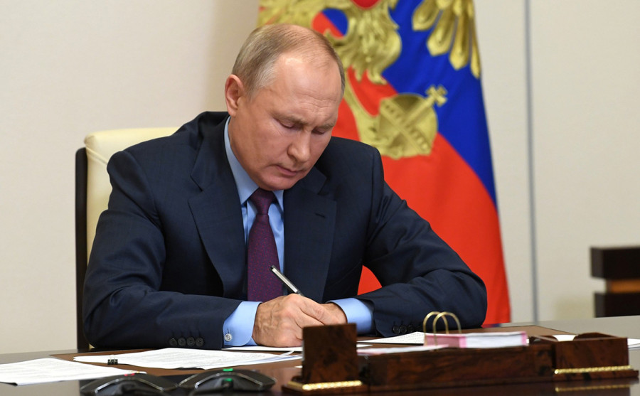 ForPost - Новости : 28 законов, которые вчера подписал Путин