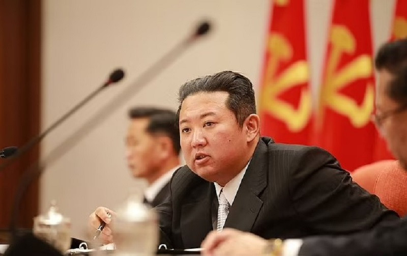 ForPost - Новости : Человека, оскорбившего Ким Чен Ына, ищут необычным способом