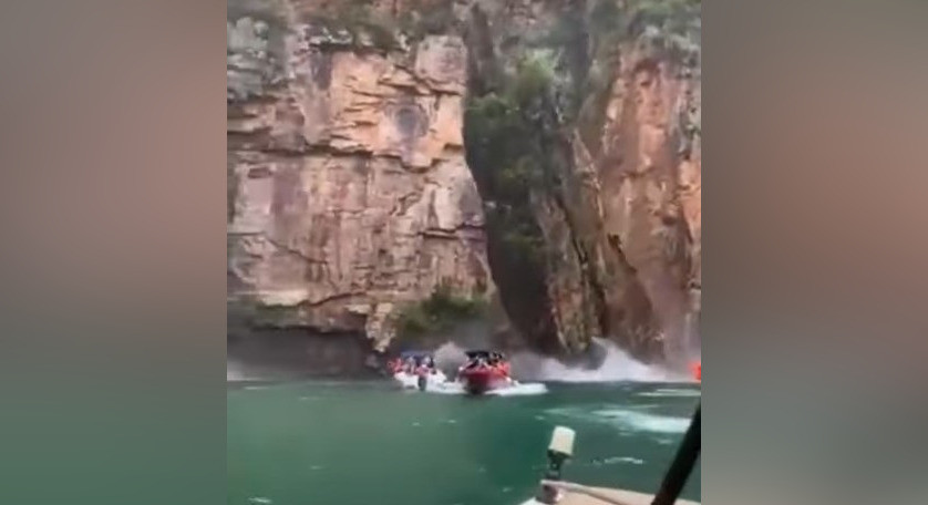 ForPost - Новости : На лодки с туристами упал кусок скалы, есть жертвы