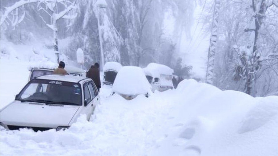 ForPost - Новости : Снегопад привёл к гибели 22 человек, почти половина — дети. Видео