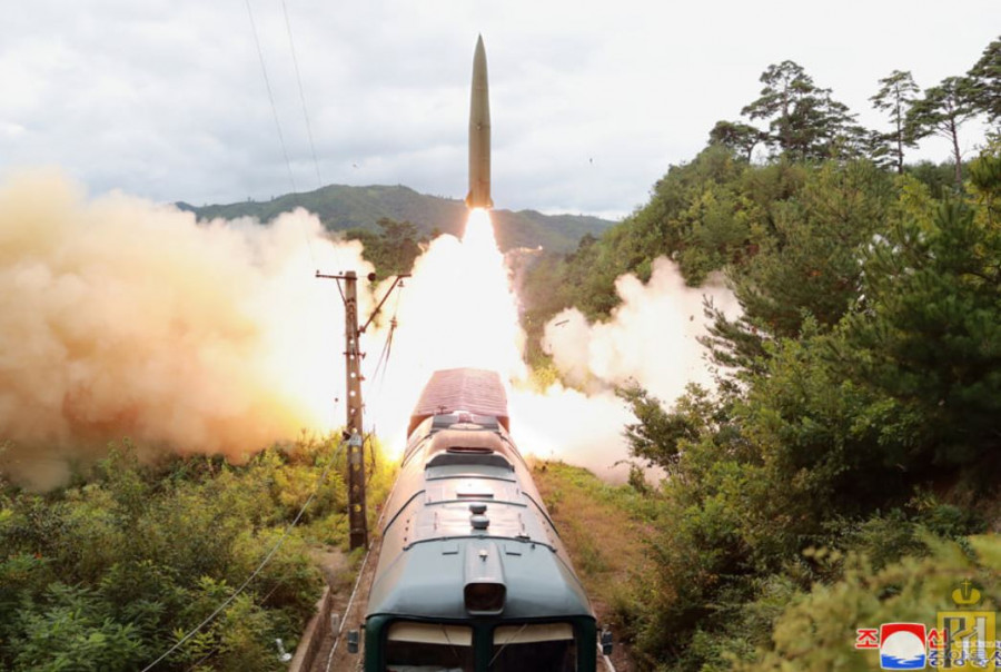 ForPost - Новости : В Северной Корее рассказали о запуске ракет с железнодорожных платформ