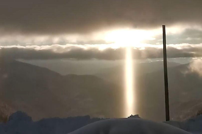 ForPost - Новости : С неба на землю три часа падал необычный столб света