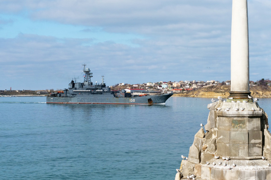 ForPost - Новости : В Севастополь пришла основная часть больших десантных кораблей двух флотов России