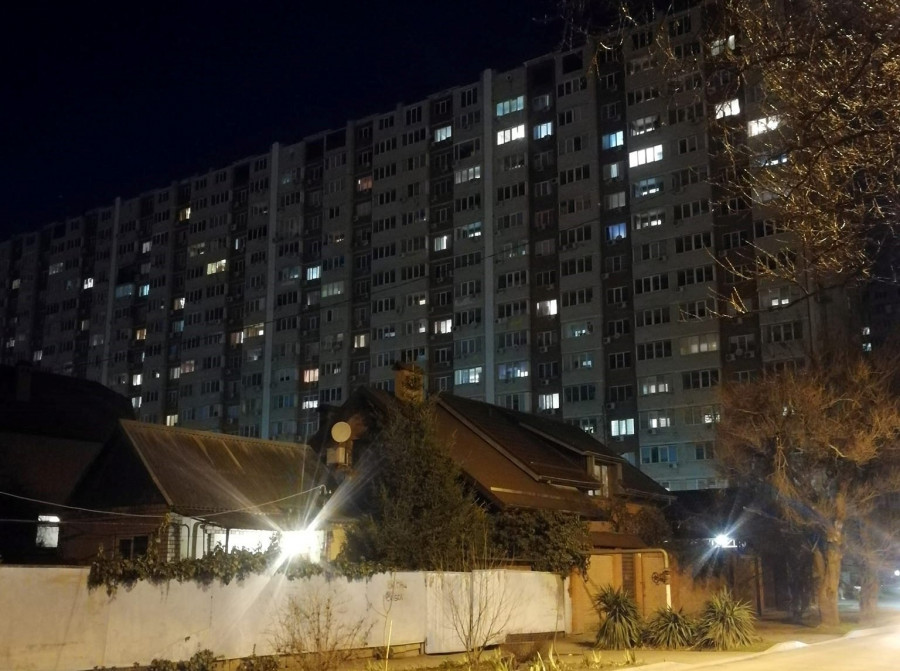 ForPost - Новости : СевСети #1422. Нависающие высотки, исчезнувшая остановка и новая набережная Севастополя