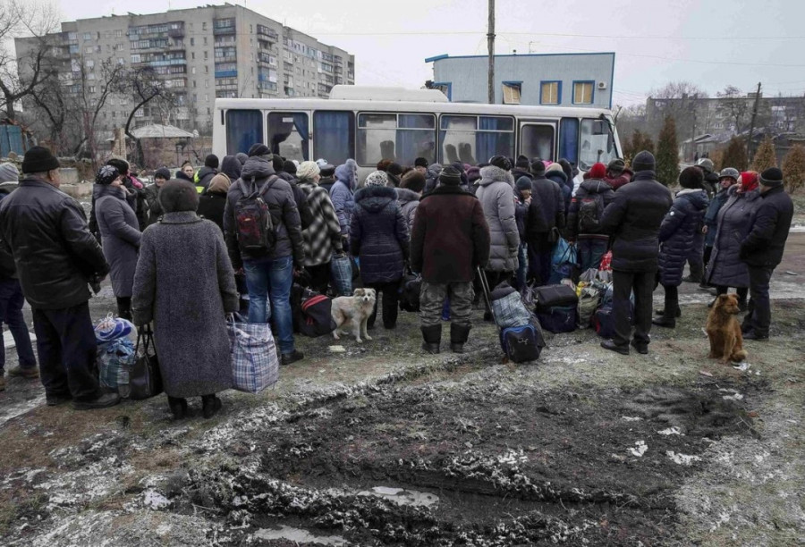 ForPost - Новости : Путин поручил выделить каждому беженцу из Донбасса по десять тысяч рублей