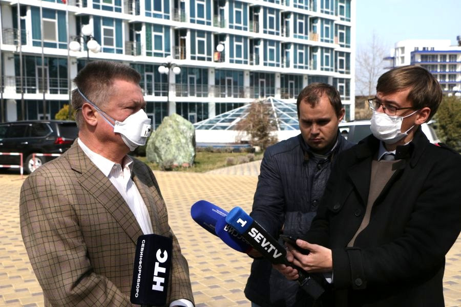 ForPost - Новости : Экс-министр обороны Украины готов разместить прибывающих в Севастополь жителей Донбасса
