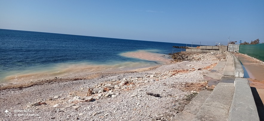 ForPost - Новости : Загадочный объект у севастопольской бухты загрязняет море 