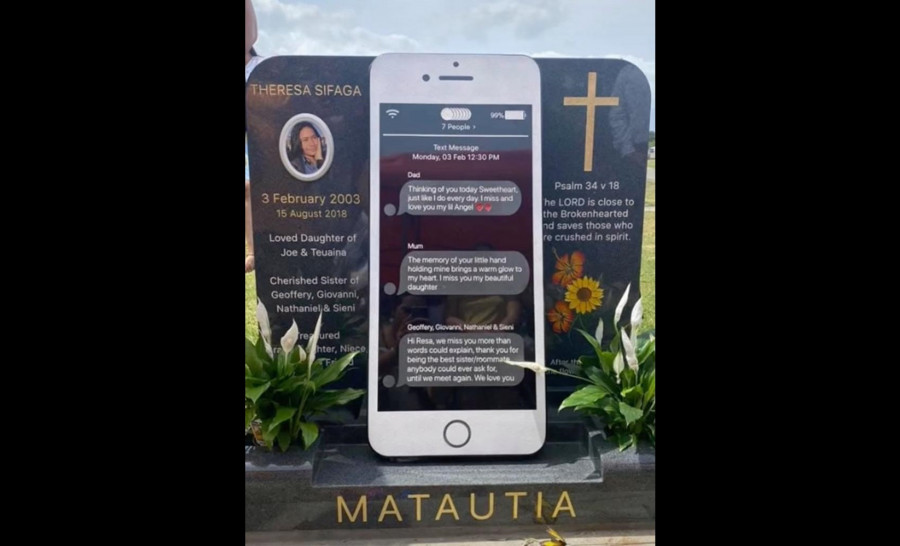 ForPost - Новости : Семья погибшей девушки установила ей надгробие в виде айфона