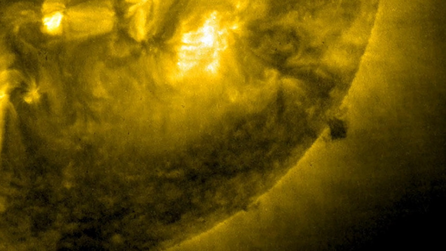 ForPost - Новости : Исследователь увидел «таинственный чёрный куб» около Солнца
