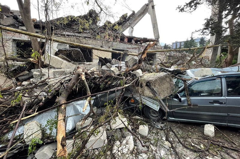 ForPost - Новости : В Ялте частично обрушилось здание бывшего молокозавода