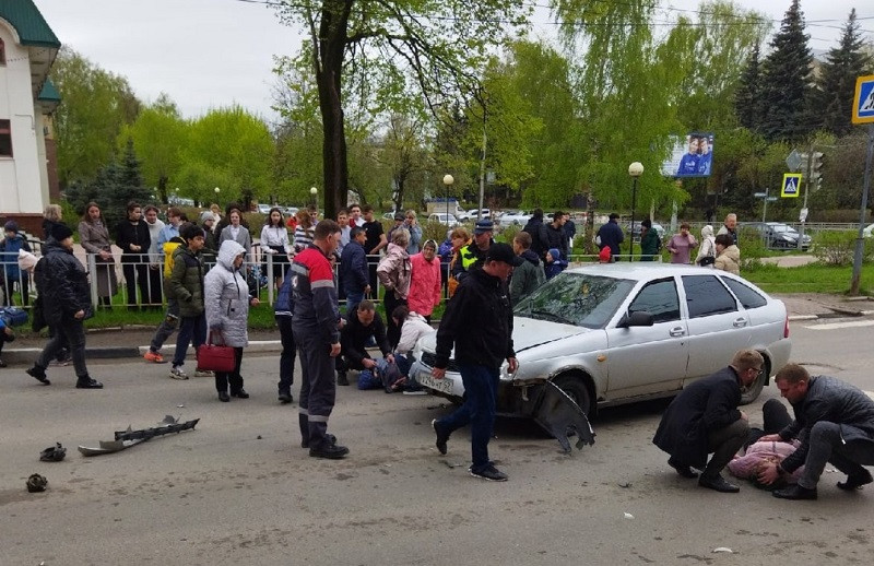 ForPost - Новости : Парень на «Приоре» сбил толпу детей