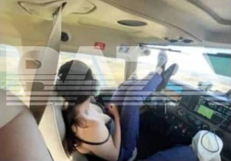 ForPost - Новости : Пилот-инструктор лишился работы за интим со студенткой в небе