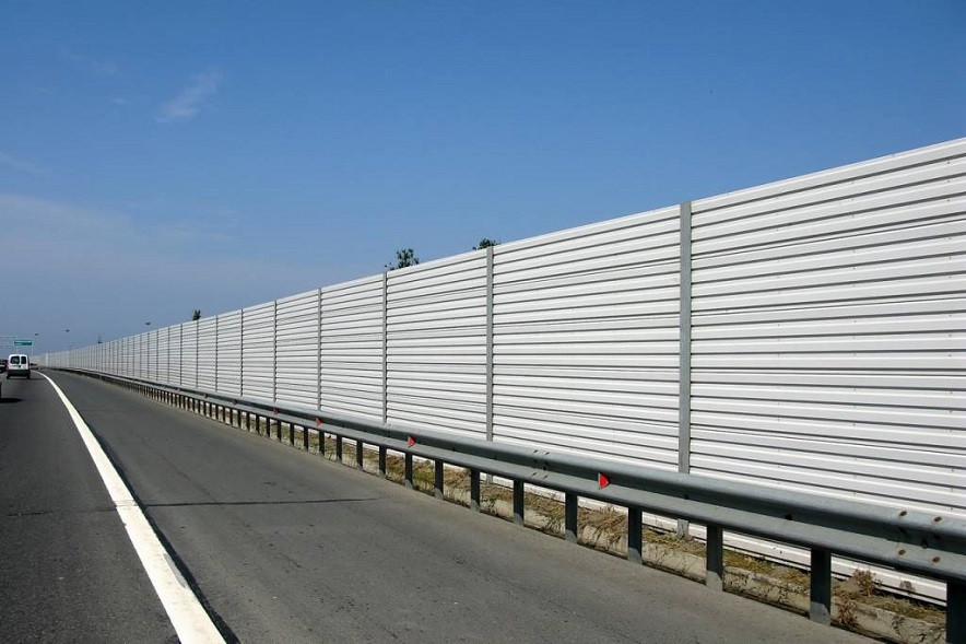 ForPost - Новости : На трассе в районе Орловки появится сплошной трехметровый забор