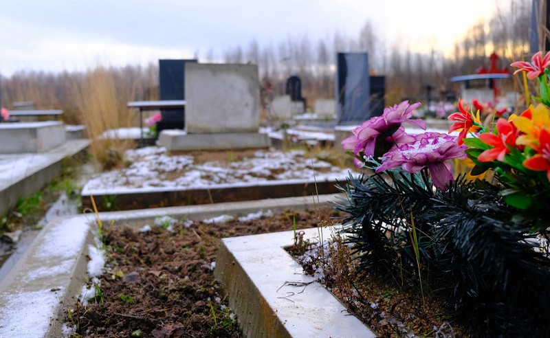 ForPost - Новости : Внучка обнаружила, что на могиле её деда похоронили чужого покойника