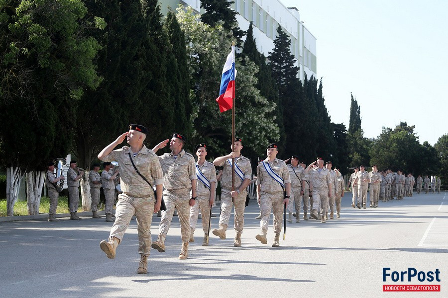 ForPost - Новости : В Севастополе наградили сражавшихся на Украине морских пехотинцев 