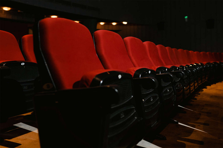 ForPost - Новости : Кинотеатры в российских регионах стали переходить на работу в выходные или закрываться