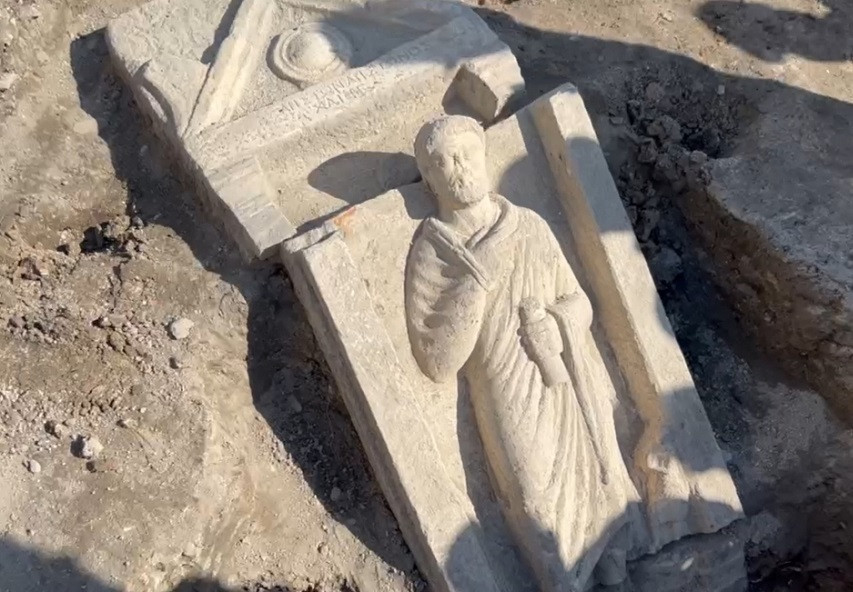 ForPost - Новости : В Севастополе нашли уникальное надгробие важного херсонесита, предположительно чиновника