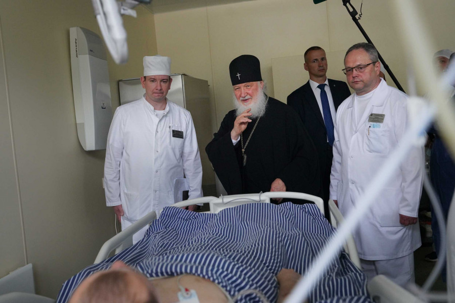 ForPost - Новости : В госпитале с ранеными в спецоперации проявились образа святых на окнах