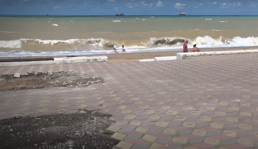ForPost - Новости : В Севастополе пляж «Учкуевка» оказался не готов к летнему сезону