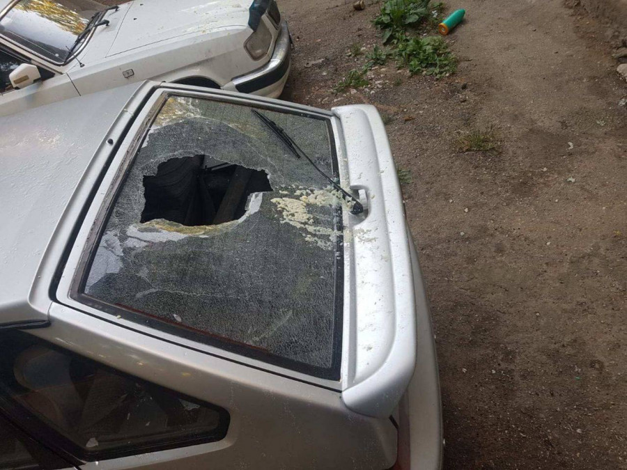 ForPost - Новости : В Севастополе мужчина три часа швырял бутылки в машины 