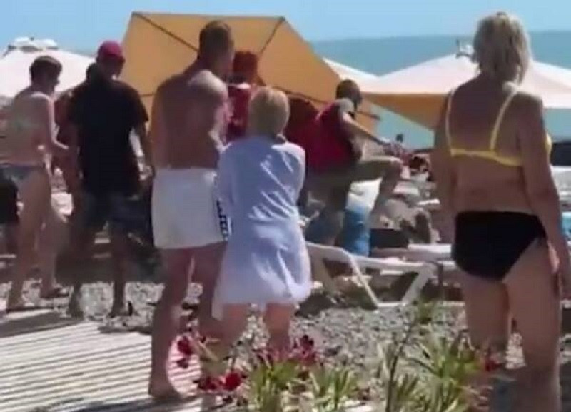 ForPost - Новости : Сотрудники пляжа избили туриста палками и арматурой