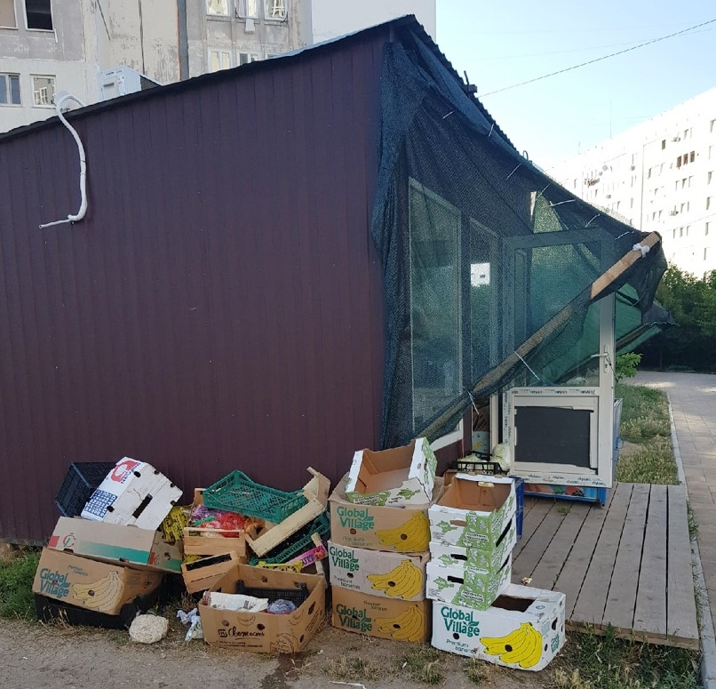 ForPost - Новости : Убогий ларек на улице Маринеско в Севастополе оказался законным