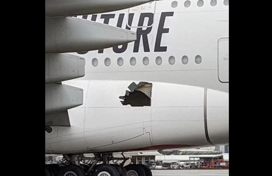 ForPost - Новости : Во время рейса на корпусе пассажирского самолёта возникла большая дыра
