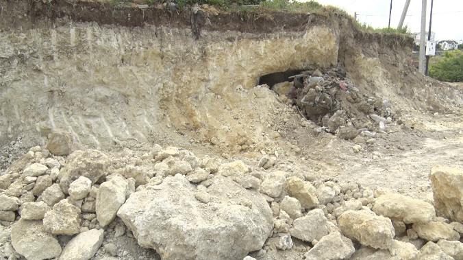 ForPost - Новости : В Херсонесе подтвердили уничтожение древних склепов строительной техникой
