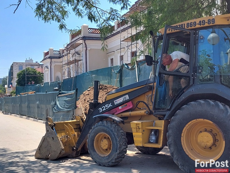 ForPost - Новости : Как движется многомиллионная реставрация галереи Айвазовского в Крыму