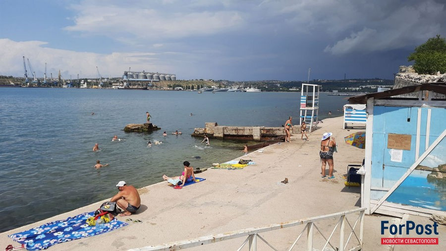 ForPost - Новости : Севастопольцы не променяли любимый пляж в Ушаковой балке на бесплатный автобус