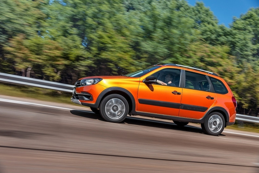 ForPost - Новости : Стала известна цена «брутальной» Lada Granta Cross’22