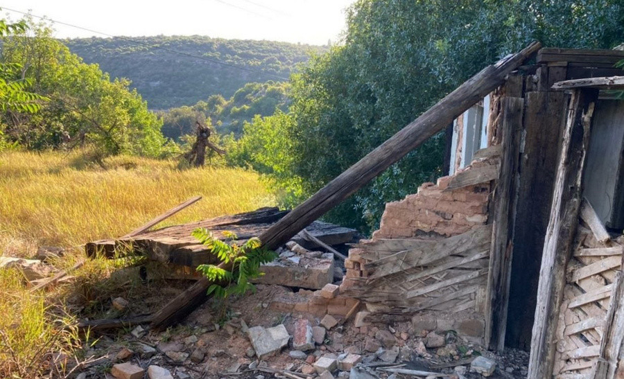 ForPost - Новости : Ребёнок погиб при обрушении заброшенного здания в Севастополе
