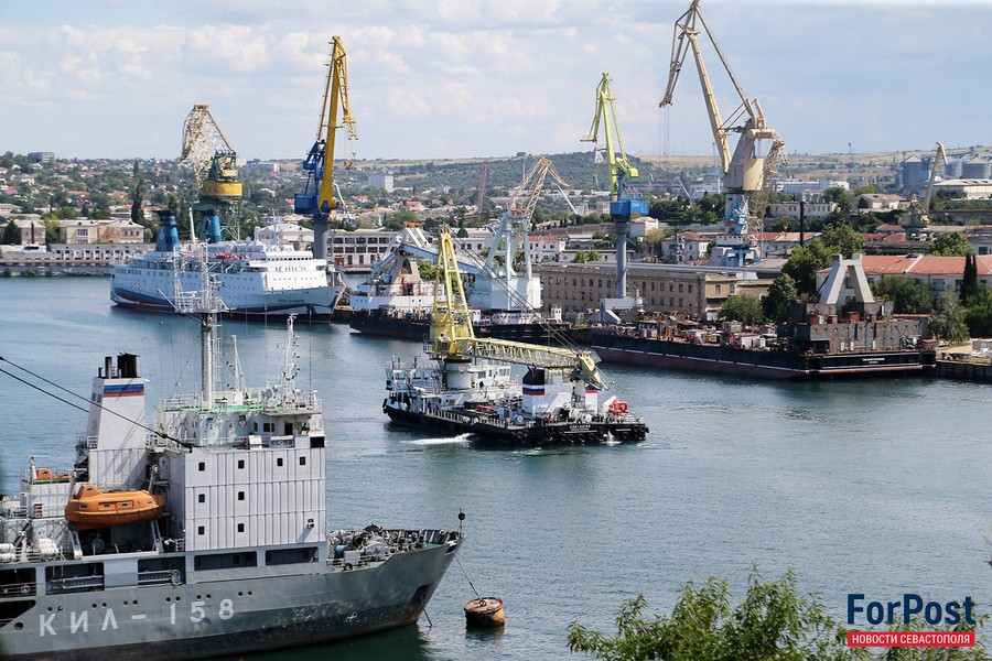 ForPost - Новости : С Севастопольского морского завода массово увольняют рабочих