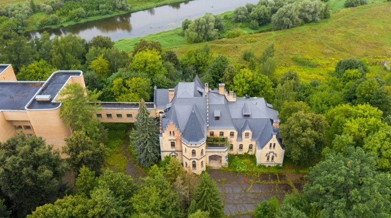 ForPost - Новости : В России продают неоготический замок, где гостили Левитан и Чехов