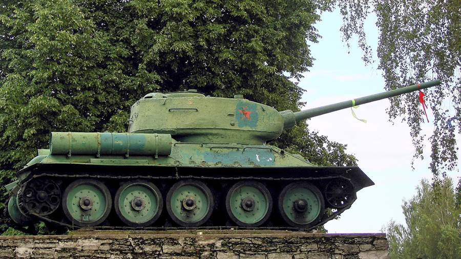 ForPost - Новости : В Эстонии спорят из-за советского Т-34, установленного в Нарве