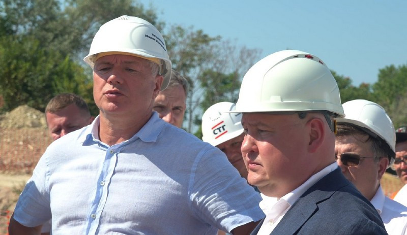 ForPost - Новости : Вице-премьер РФ приехал в Севастополь узнать, что с КОС, водой и кластером