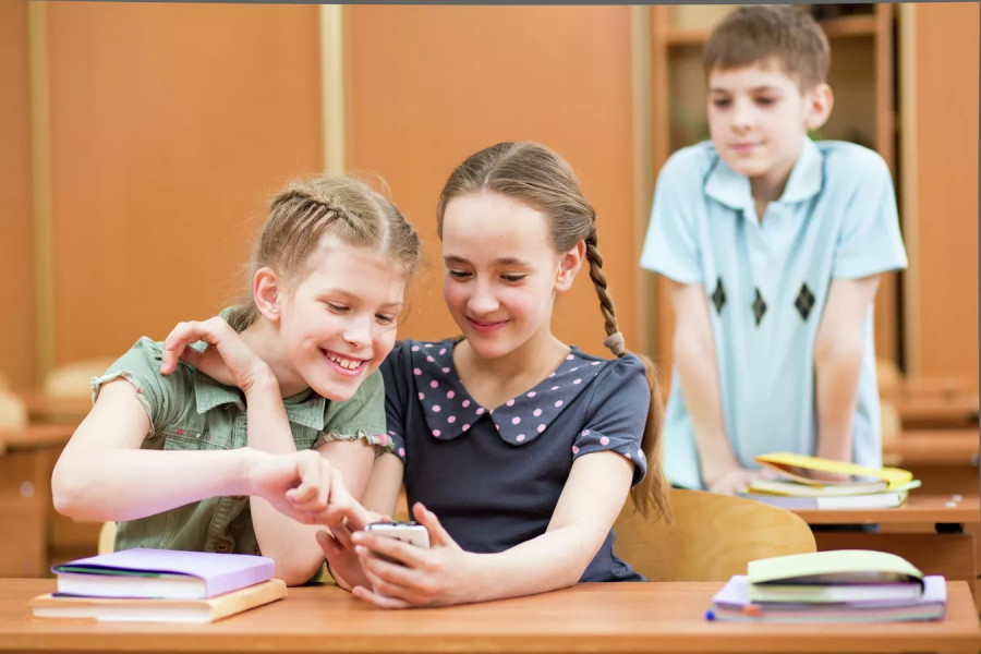 ForPost - Новости : С 1 сентября в школах запретят мобильники