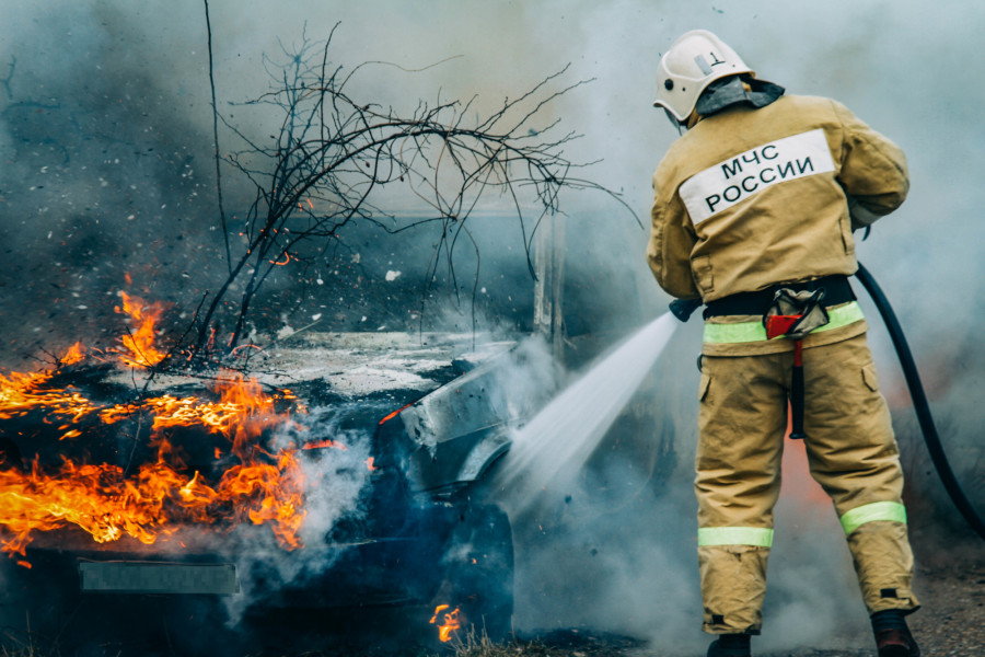ForPost - Новости : В Севастополе ночью сгорели три автомобиля
