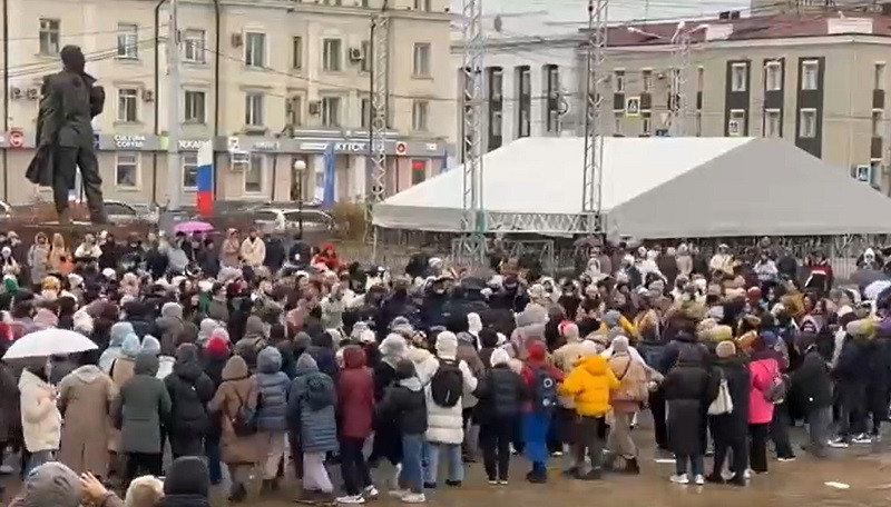 ForPost - Новости : В Якутске женский обряд осуохай превратился в митинг против мобилизации