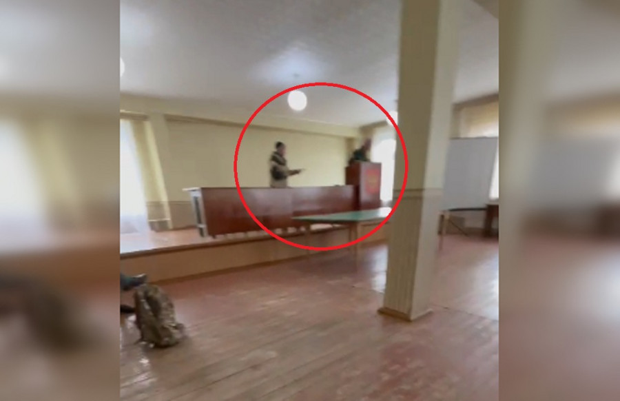 ForPost - Новости : «Никто не будет воевать»: мужчина устроил стрельбу в военкомате
