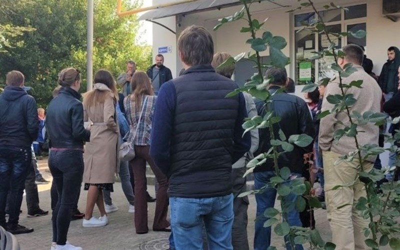 ForPost - Новости : Севастопольцам посоветовали при воздушной тревоге спрятаться за стенкой дома