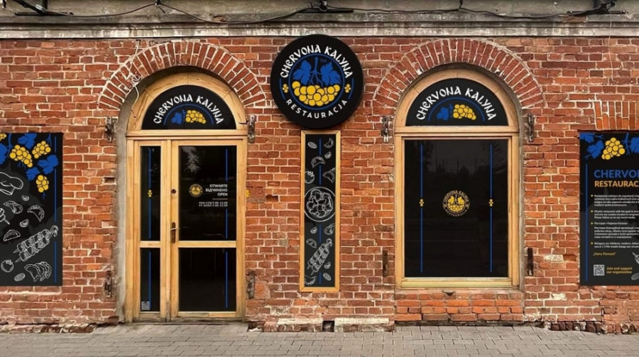 ForPost - Новости : Поляки набросились на владельцев украинского ресторана с нацистским названием