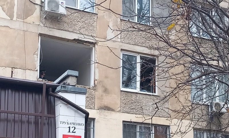ForPost - Новости : Взрыв газа в многоэтажке крымской столицы отправил человека в больницу
