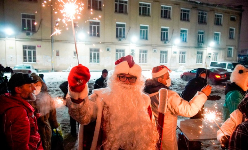 ForPost - Новости : Москвичам предложили отказаться от Нового года или остаться людьми