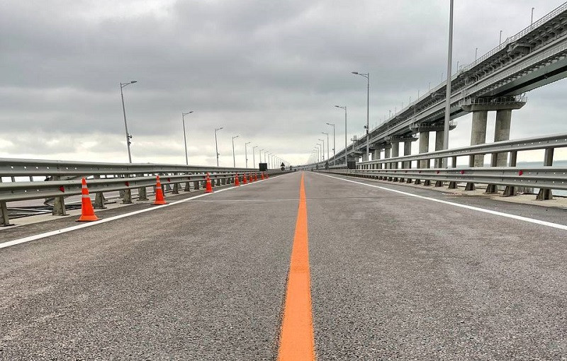 ForPost - Новости : По восстановленной части Крымского моста открыли движение